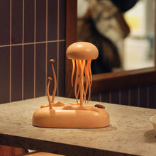 
                        
                          Carica l'immagine nel visualizzatore di Gallery, Wooden Jellyfish
                        
                      