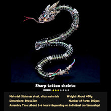 
                        
                          Cargar imagen en el visor de la galería, Spiky Blue-Green Snake
                        
                      