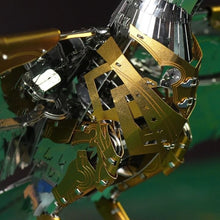 
                          
                            Lade das Bild in den Galerie-Viewer, Der große Adler Goldene Rüstung Kristall Edition
                          
                        
