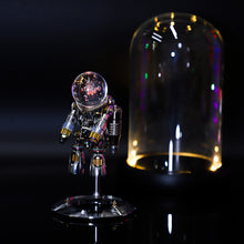 
                        
                          将图片加载到图库查看器，Nebula Astronaut (with Dome)
                        
                      