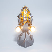 
                        
                          Carica l'immagine nel visualizzatore di Gallery, Nautilus Kinetic Model (Silver)
                        
                      