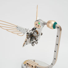 
                        
                          将图片加载到图库查看器，Hummingbird – Bionic Bird Model
                        
                      