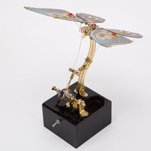 
                        
                          将图片加载到图库查看器，Dynamic Butterfly with Music Box (Red)
                        
                      
