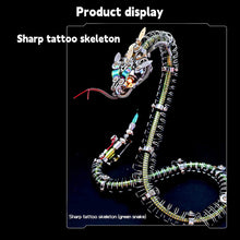 
                        
                          Cargar imagen en el visor de la galería, Spiky Blue-Green Snake
                        
                      