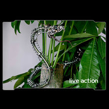 
                        
                          Cargar imagen en el visor de la galería, Spiky Blue-Green Snake
                        
                      