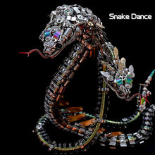 
                        
                          Cargar imagen en el visor de la galería, Spiky Blue-Green Snake
                        
                      
