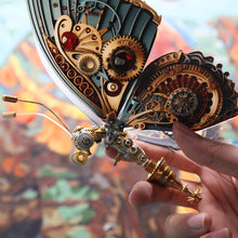 
                        
                          将图片加载到图库查看器，Dynamic Butterfly with Music Box (Red)
                        
                      