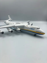 
                        
                          Charger l&#39;image dans la galerie, Produit officiel du modèle en résine Antonov 225 (An-225) &quot;Mriya&quot;
                        
                      