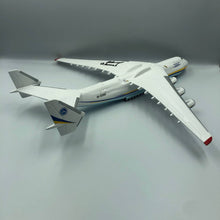 
                        
                          Lade das Bild in den Galerie-Viewer, AIRCRAFT MODEL: ANTONOV AN-225 MRIYA UR-82060 WITH AUTOGRAPH PIC DMYTRO ANTONOV
                        
                      